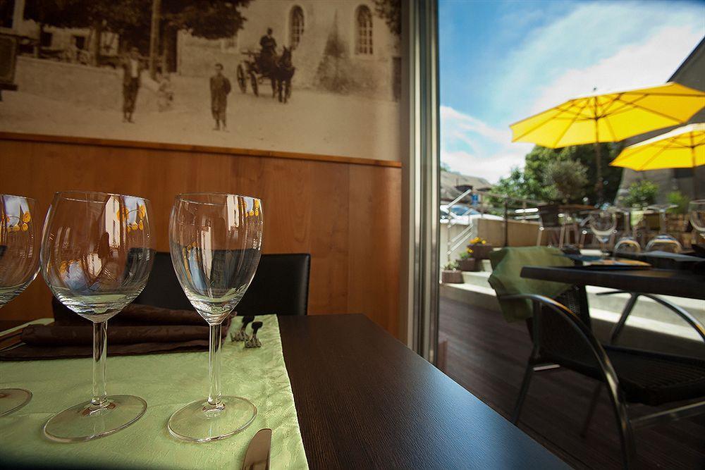Hôtel Restaurant La Croix Verte Vich Extérieur photo